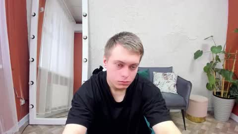 Snapshot of zherealkrugi chatting on 11.28.25 zherealkrugi online show from 11.28.25