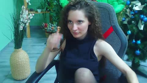 Snapshot of zianichols chatting on 01.17.25 zianichols online show from 01.17.25