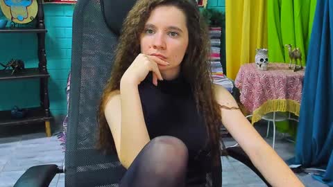 Snapshot of zianichols chatting on 01.21.25 zianichols online show from 01.21.25