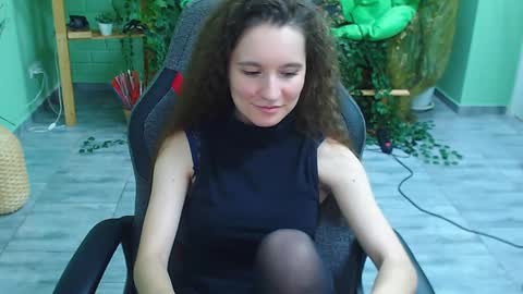 Snapshot of zianichols chatting on 01.21.25 zianichols online show from 01.21.25