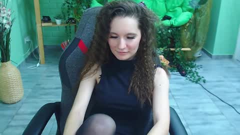 Snapshot of zianichols chatting on 01.24.25 zianichols online show from 01.24.25