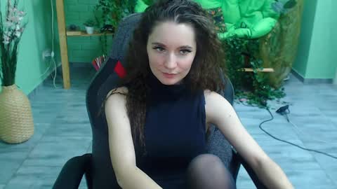 Snapshot of zianichols chatting on 02.03.25 zianichols online show from 02.03.25