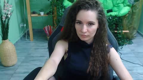 Snapshot of zianichols chatting on 02.07.25 zianichols online show from 02.07.25