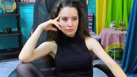 Snapshot of zianichols chatting on 02.12.25 zianichols online show from 02.12.25