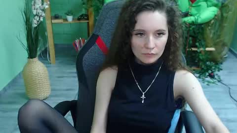 Snapshot of zianichols chatting on 02.13.25 zianichols online show from 02.13.25