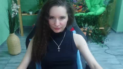 Snapshot of zianichols chatting on 02.18.25 zianichols online show from 02.18.25