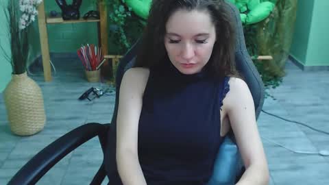Snapshot of zianichols chatting on 02.26.25 zianichols online show from 02.26.25