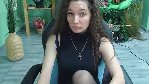 Snapshot of zianichols chatting on 02.27.25 zianichols online show from 02.27.25