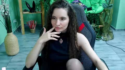 Snapshot of zianichols chatting on 03.11.25 zianichols online show from 03.11.25