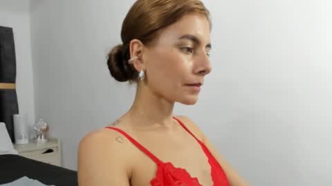 Snapshot of ziataylor chatting on 02.16.25 ziataylor online show from 02.16.25