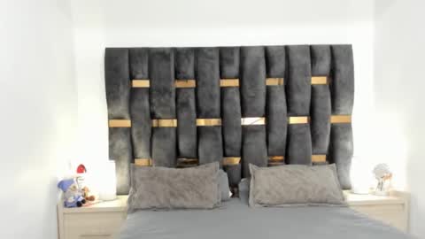 Snapshot of ziataylor chatting on 02.25.25 ziataylor online show from 02.25.25