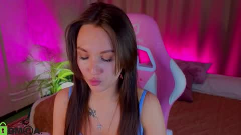 Zlata  Mon Tue Thu Fri Sun Sa GMT 3 0000pm - 0600pm  online show from 10.18.25