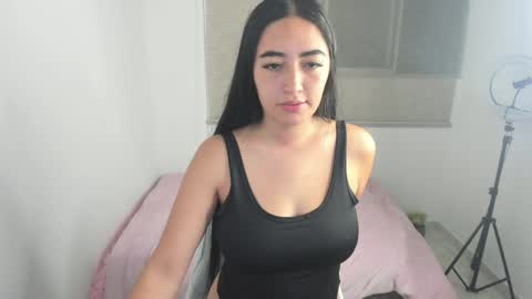 zoe_jones7 online show from 01.25.25