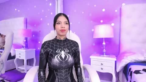 Snapshot of zoe_kravitx chatting on 01.22.25 CAMILA online show from 01.22.25