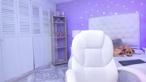 Snapshot of zoe_kravitx chatting on 03.08.25 CAMILA online show from 03.08.25