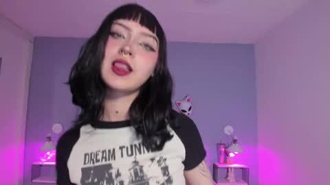 Snapshot of zoe_lynch_ chatting on 09.28.25 Zoe Lynch online show from 09.28.25