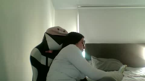 Snapshot of zoe_mill33r chatting on 11.12.25 Zoe online show from 11.12.25