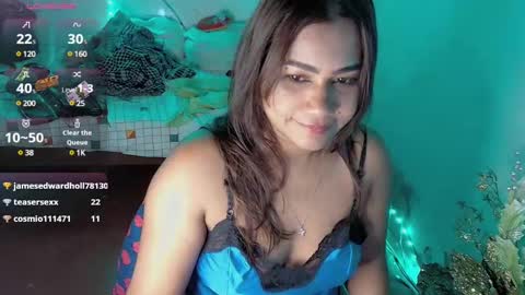 Snapshot of zoedirty chatting on 01.01.25 kyara derika online show from 01.01.25