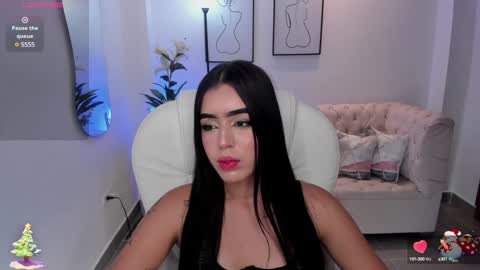 Snapshot of zoee_jackson chatting on 12.14.24  zoee jackson online show from 12.14.24