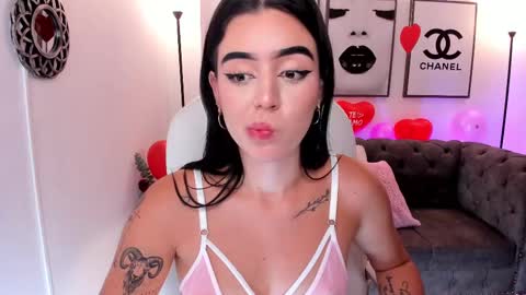 Snapshot of zoee_jackson chatting on 02.16.25  zoee jackson online show from 02.16.25