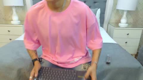 Zoe Krug online show from 10.13.25