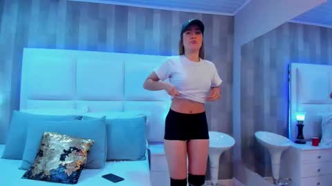 ZoeWilliis online show from 10.18.25