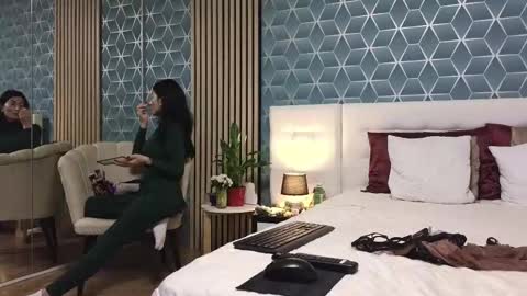 Zoey online show from 02.24.25