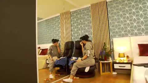 Zoey online show from 02.28.25