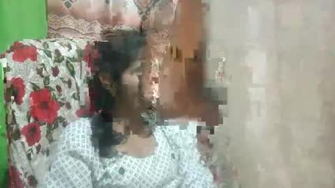 Snapshot of zoyakhan803 chatting on 10.28.25 zoyakhan803 online show from 10.28.25