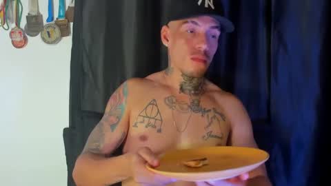 Snapshot of zyongarcia2020 chatting on 12.19.24 zyon garcia online show from 12.19.24