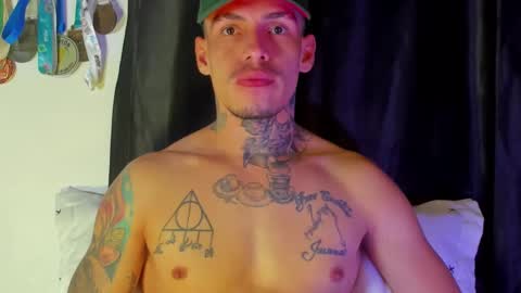 Snapshot of zyongarcia2020 chatting on 01.21.25 zyon garcia online show from 01.21.25