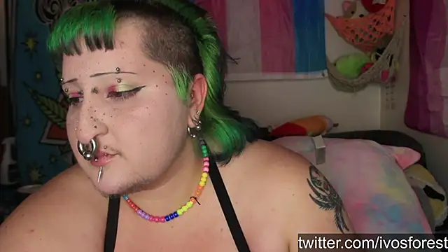 Snapshot of ivolustful chatting on 09.15.25 ivolustful online show from 09.15.25