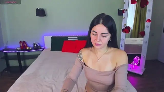 CrazyMilanka online show from 10.05.25