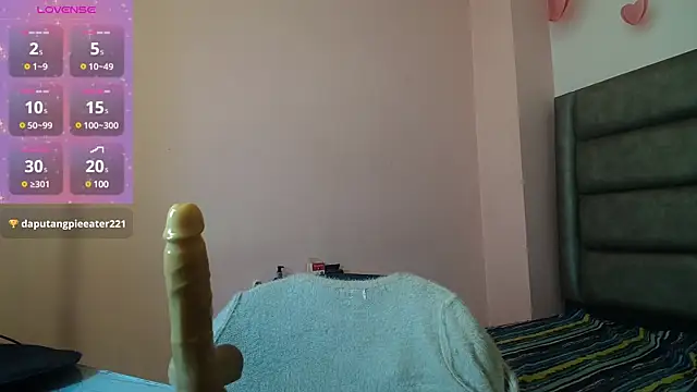 Snapshot of samanthaanderson_ chatting on 02.15.25 samanthaanderson  online show from 02.15.25