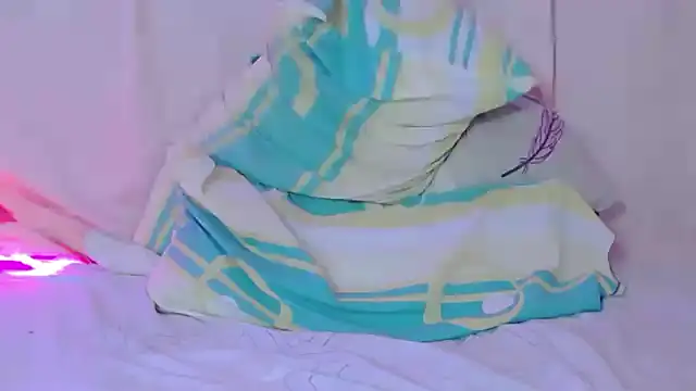 Snapshot of RosesValentina chatting on 02.26.25 RosesValentina online show from 02.26.25