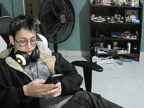 Snapshot of Jughead_16 chatting on 11.06.25 Jughead 16 online show from 11.06.25