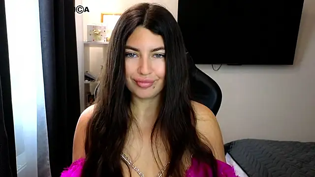 Snapshot of gracedorce chatting on 10.06.25 gracedorce online show from 10.06.25