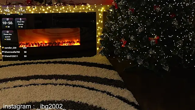 Snapshot of Masha_2002 chatting on 12.25.24 Masha 2002 online show from 12.25.24