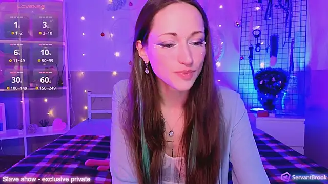 Snapshot of ServantBrook chatting on 12.26.24 ServantBrook online show from 12.26.24