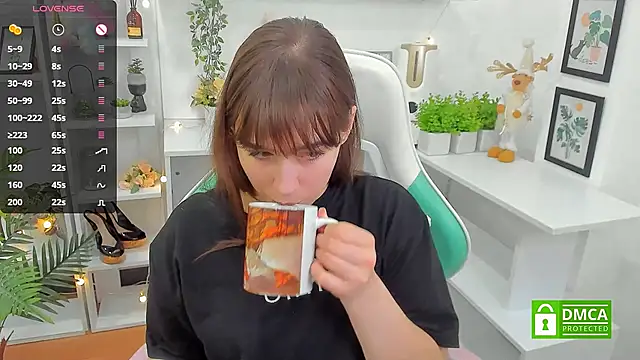 Snapshot of _Eliizabeth_ chatting on 03.17.25 Eliizabeth online show from 03.17.25