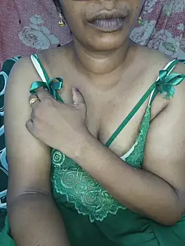 Snapshot of Malluivaniya chatting on 10.15.25 Malluivaniya online show from 10.15.25