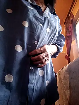 Snapshot of Lovely_Lori chatting on 12.01.25 Lovely Lori online show from 12.01.25