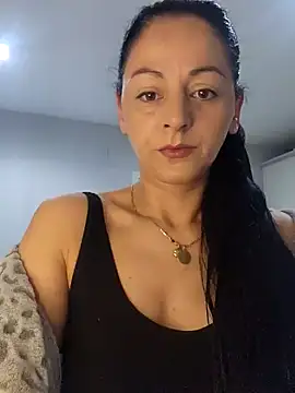 Snapshot of bruneta_sexy23 chatting on 03.11.25 bruneta sexy23 online show from 03.11.25