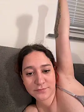 Snapshot of Tamy-Love chatting on 11.30.25 Tamy-Love online show from 11.30.25