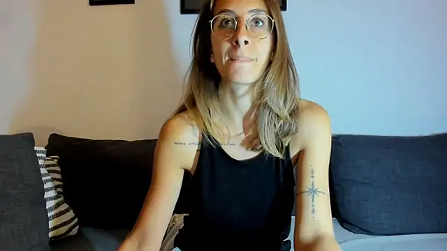 DesireMore90 online show from 09.10.25