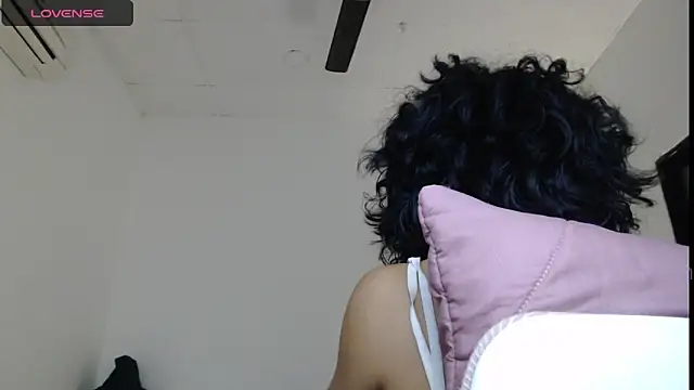 Snapshot of Putaku_San chatting on 10.10.25 Putaku San online show from 10.10.25