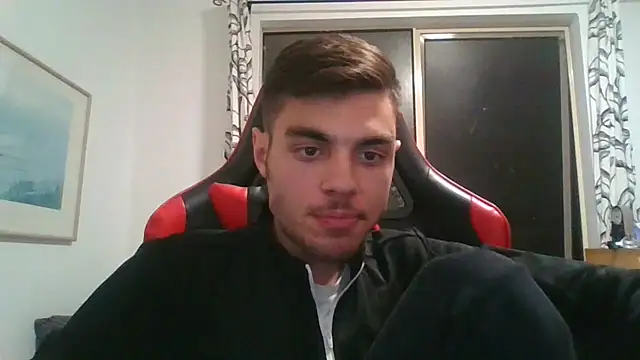 Snapshot of Omarnede chatting on 09.29.25 Omarnede online show from 09.29.25