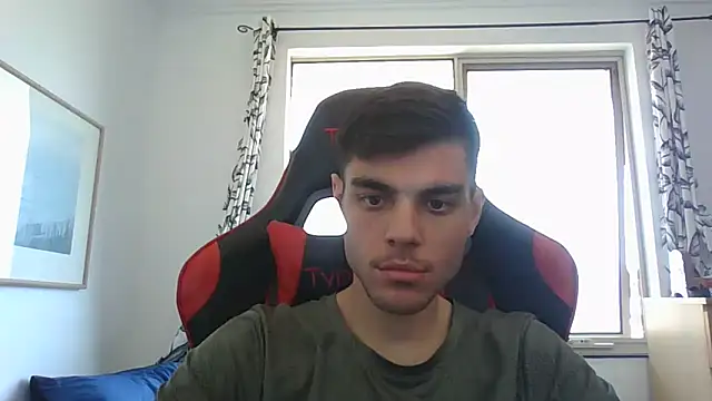 Snapshot of Omarnede chatting on 11.08.25 Omarnede online show from 11.08.25