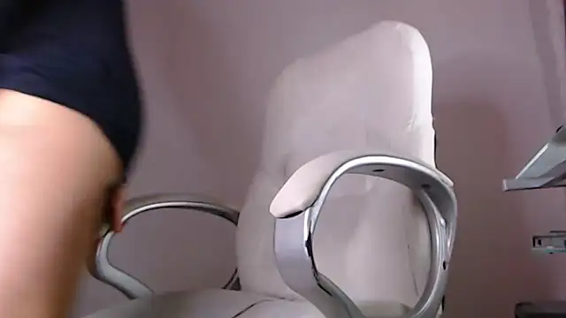 Snapshot of taylor_cruz chatting on 10.19.25 taylor cruz online show from 10.19.25