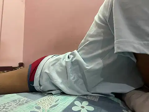 Snapshot of CALVINXXX chatting on 12.19.24 CALVINXXX online show from 12.19.24